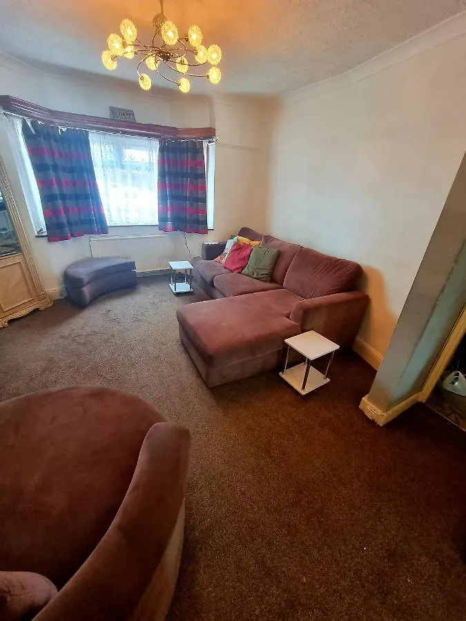 Comfortable Single Room Welling